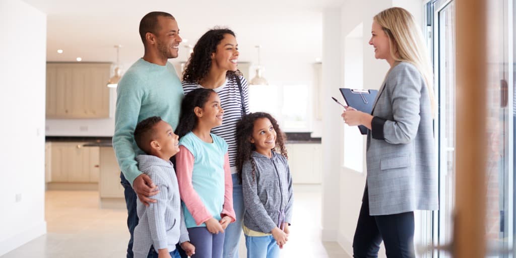 Early Impressions That Shape Residential Land Purchase Discussions